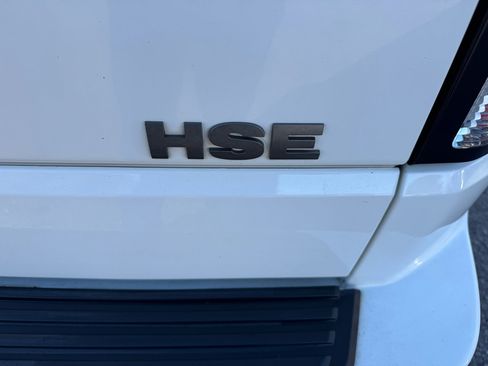 Used 2016 Land Rover LR4 HSE image 24