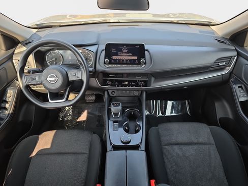 Used 2024 Nissan Rogue SV AWD/4WD image 9