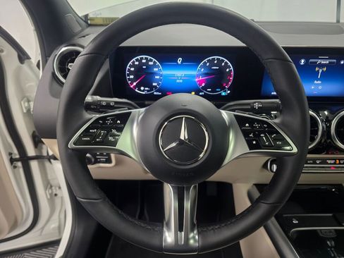 Used 2026 Mercedes-Benz GLA 250 4MATIC image 14