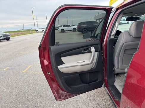 Used 2010 GMC Acadia SLE image 20