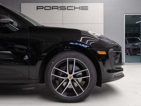 Used 2026 Porsche Macan image 11