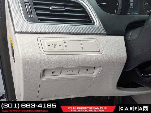 Used 2016 Hyundai Sonata SE image 12