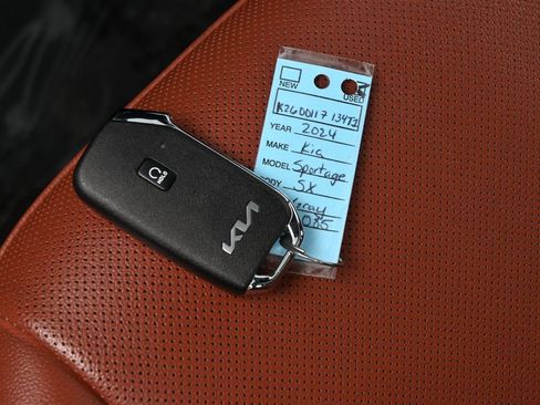 Used 2024 Kia Sportage SX image 19
