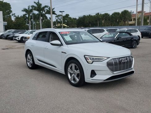 Used 2019 Audi e-tron Premium Plus AWD/4WD image 2