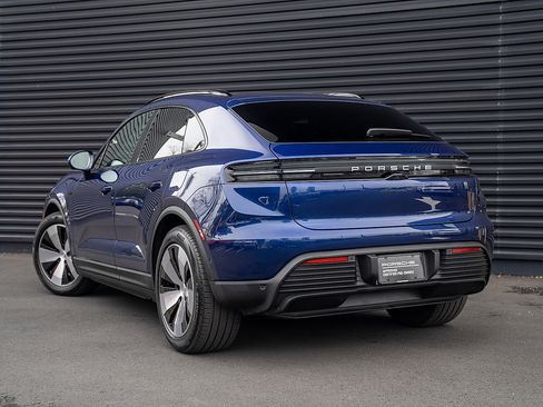 Certified 2025 Porsche Macan 4 Electric image 3