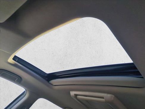 Used 2017 Honda Pilot Touring image 16