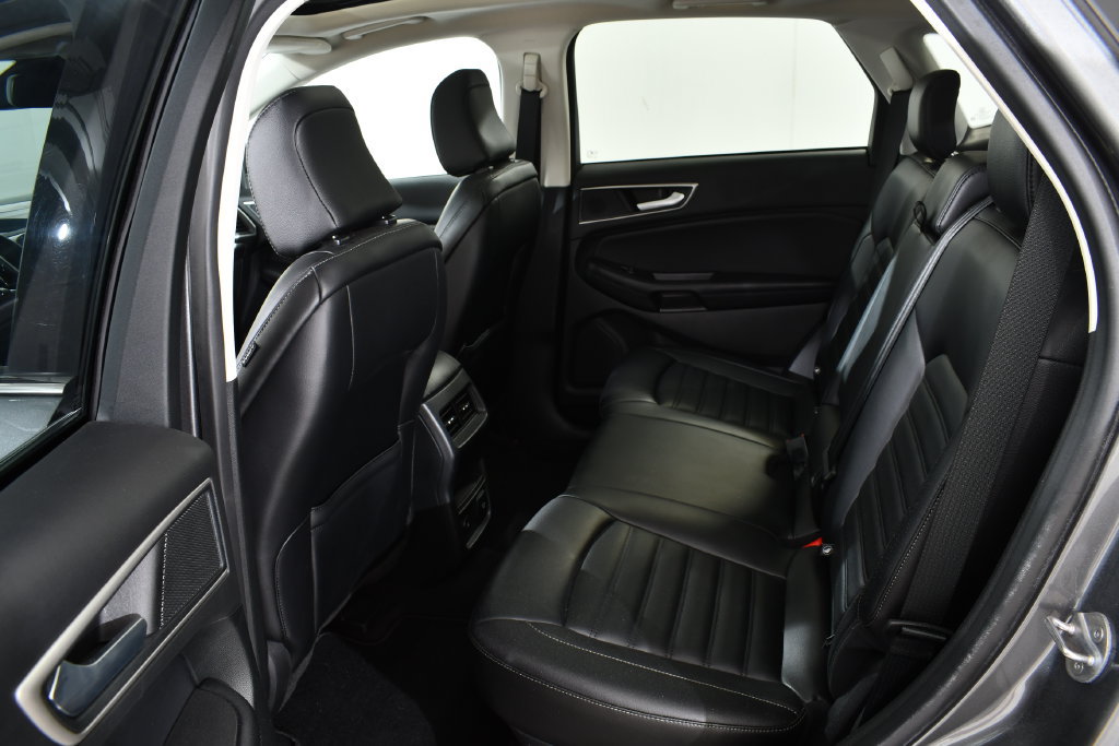 Used 2023 Ford Edge SEL w/ Convenience Package AWD/4WD image 16