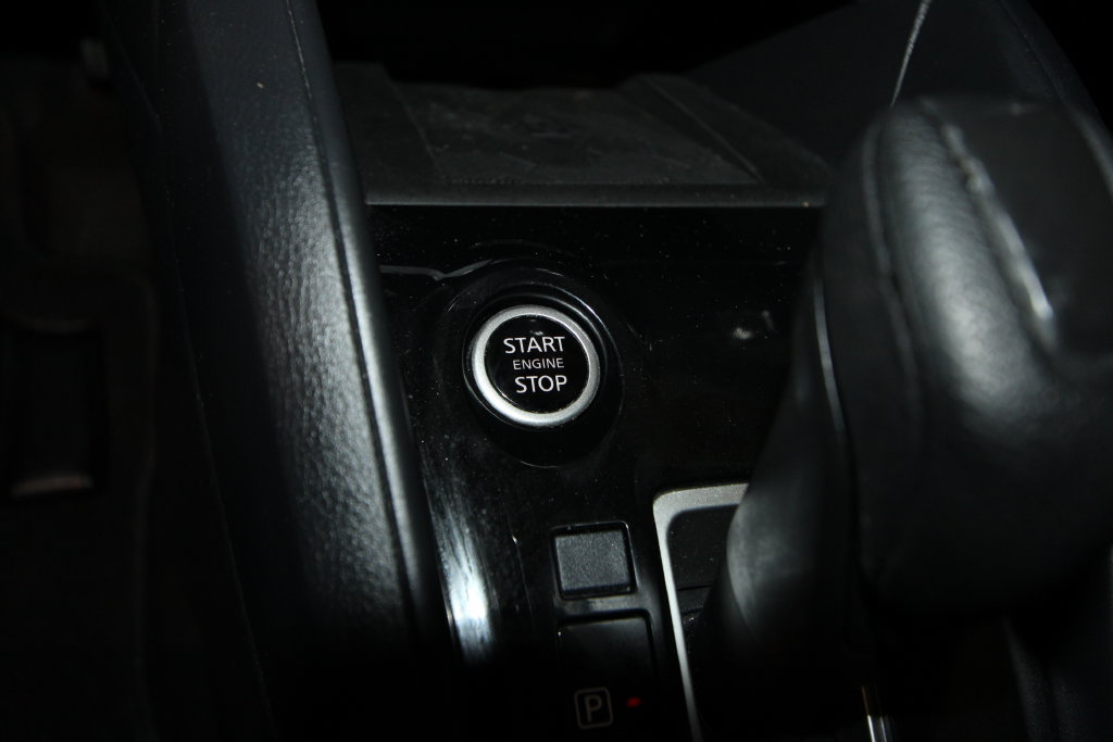 Used 2025 Nissan Versa SV FWD image 11