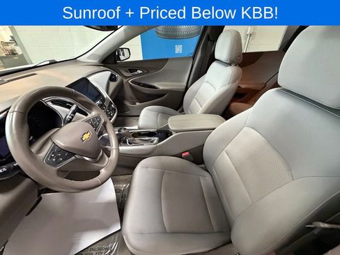 Used 2017 Chevrolet Malibu LT image 12