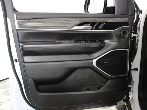 Used 2022 Jeep Wagoneer Series II image 7