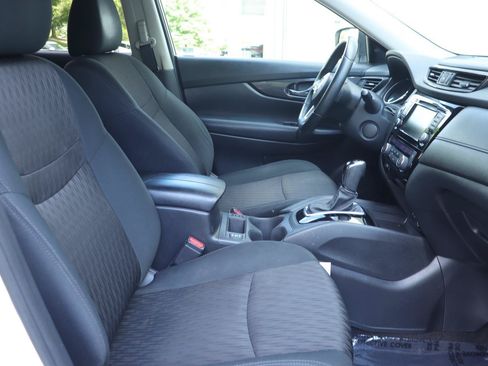 Used 2018 Nissan Rogue SV FWD image 19