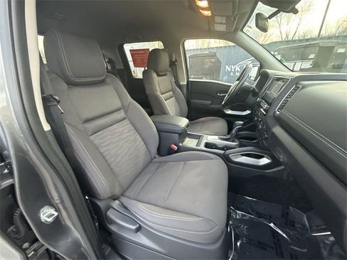 Certified 2022 Nissan Frontier SV image 23