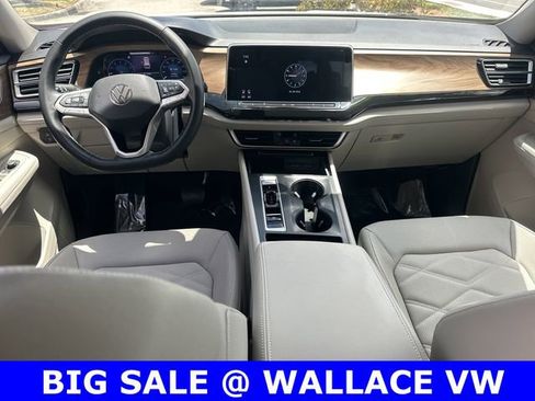 Certified 2025 Volkswagen Atlas SE FWD image 15