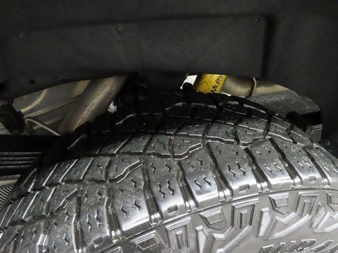 Used 2024 GMC Sierra 2500 AT4X image 42