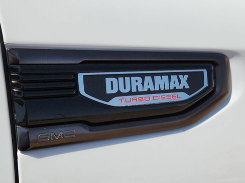 Used 2024 GMC Sierra 1500 AT4X w/ AT4X AEV Edition AWD/4WD image 8