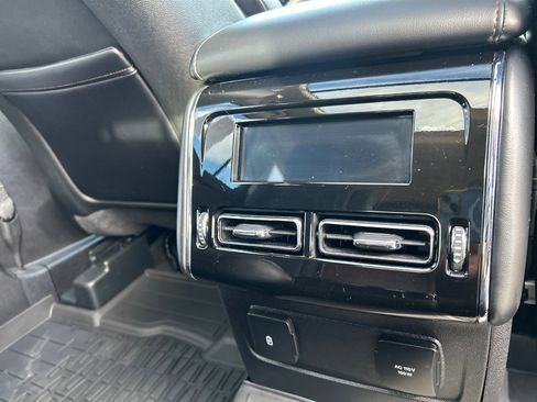 Used 2023 Lincoln Aviator Reserve w/ Equipment Group 201A image 18