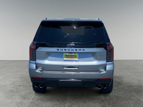Used 2025 Chevrolet Suburban Z71 AWD/4WD image 4