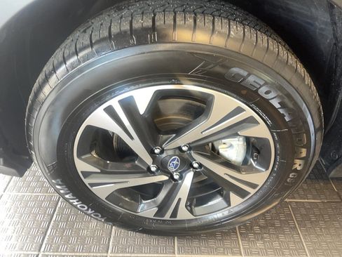 Used 2025 Subaru Crosstrek 2.0i Premium image 5