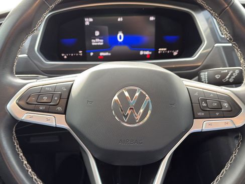 Used 2022 Volkswagen Tiguan SE image 27