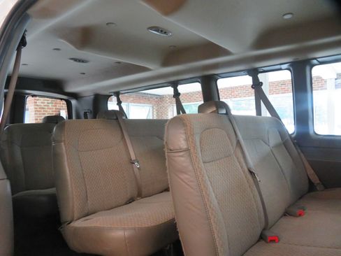 Used 2018 Chevrolet Express 3500 LT w/ LT Preferred Equipment Group RWD image 21
