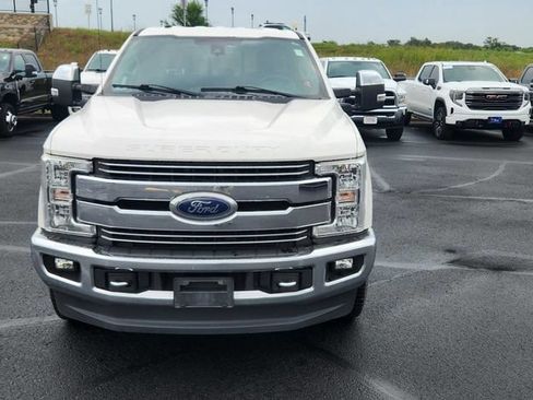 Used 2018 Ford F250 Lariat w/ Lariat Ultimate Package AWD/4WD image 2