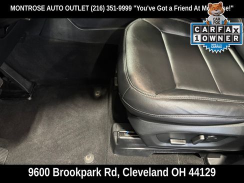 Used 2020 Ford Explorer XLT w/ Equipment Group 202A AWD/4WD image 18
