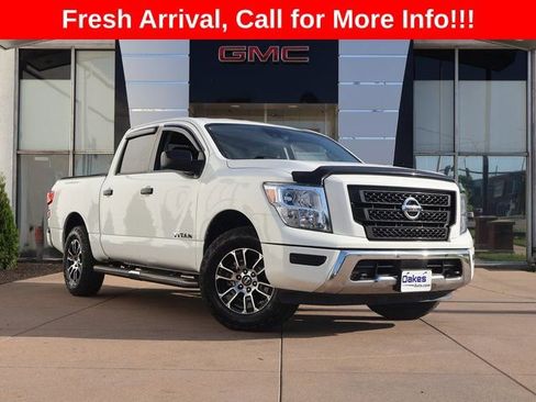 Used 2022 Nissan Titan SV AWD/4WD image 1