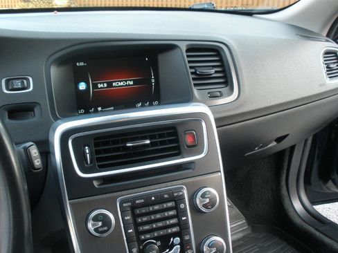 Used 2015 Volvo V60 T5 Premier image 35