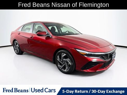 Used 2024 Hyundai Elantra SEL w/ Convenience Package FWD image 1