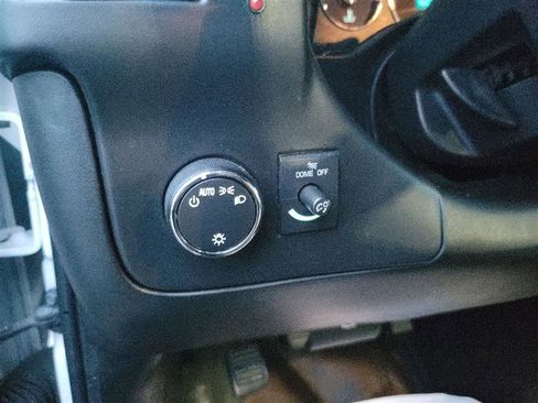 Used 2016 Chevrolet Express 3500 Extended image 13