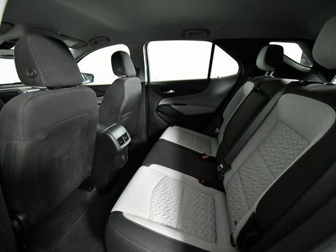 Used 2022 Chevrolet Equinox LS image 24