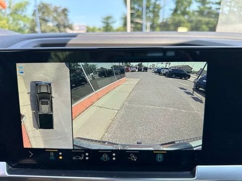 Used 2022 GMC Sierra 1500 SLT w/ SLT Premium Plus Package AWD/4WD image 26