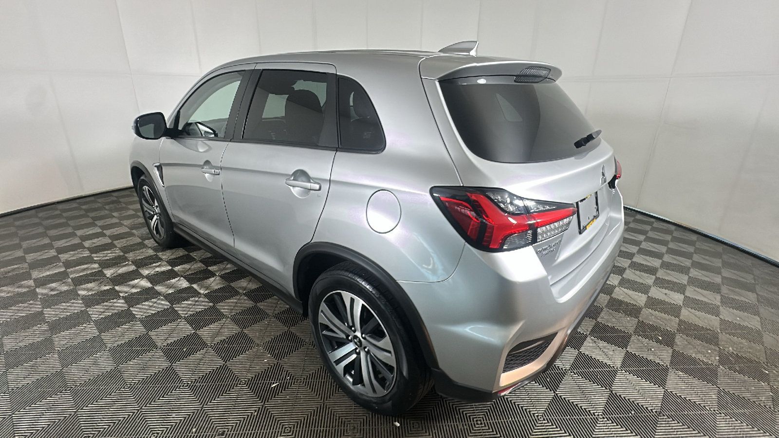 Used 2024 Mitsubishi Outlander Sport SE AWD/4WD image 4