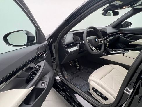 Used 2026 BMW 530i w/ M Sport Package RWD image 21