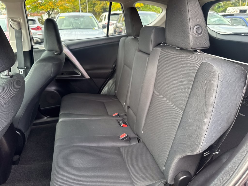 Used 2017 Toyota RAV4 LE w/ Carpet Mat Package AWD/4WD image 32