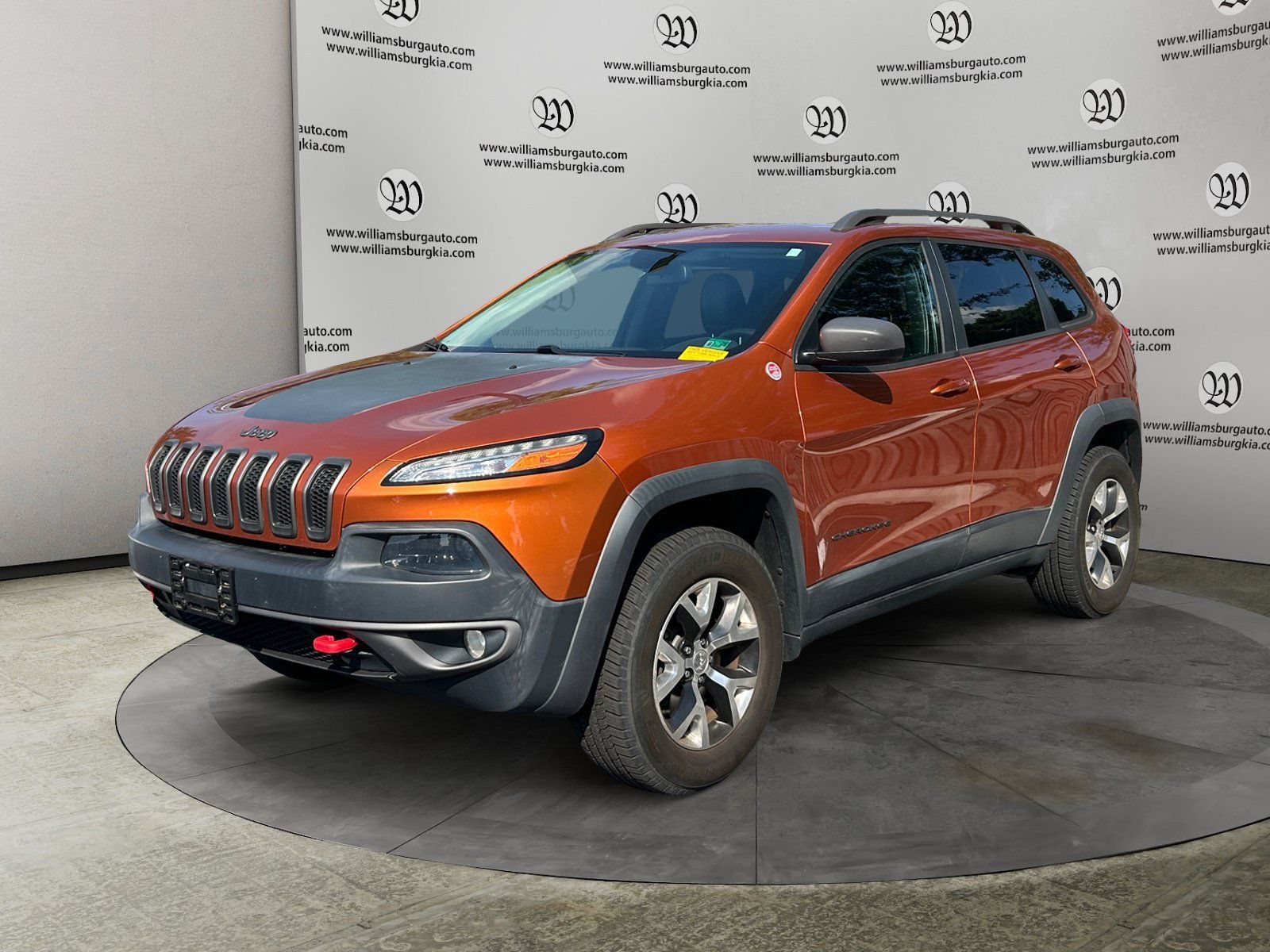 Used 2015 Jeep Cherokee Trailhawk w/ Leather Interior Group AWD/4WD image 1