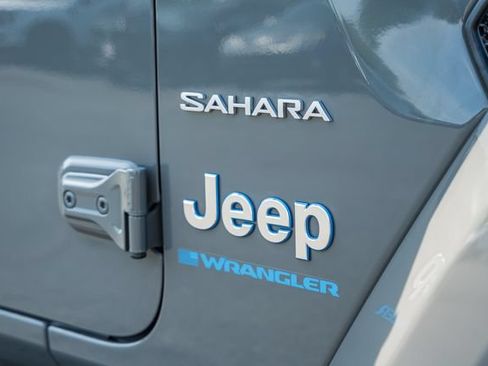 Used 2023 Jeep Wrangler Unlimited Sahara w/ Cold Weather Group AWD/4WD image 41