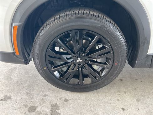 New 2025 Mitsubishi Eclipse Cross Black Edition image 12