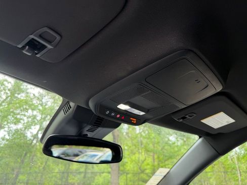 Used 2025 GMC Acadia Elevation image 28