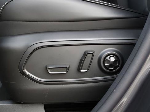 New 2026 Jeep Grand Cherokee Altitude AWD/4WD image 25