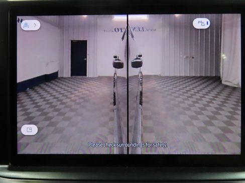 Used 2024 Ford F250 Lariat w/ Black Appearance Package image 21