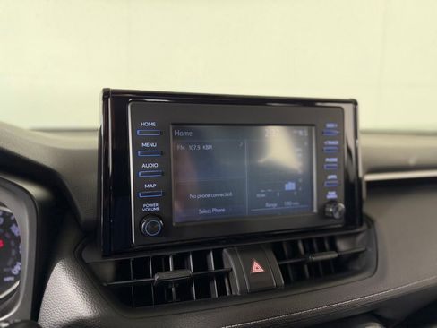 Used 2019 Toyota RAV4 XLE AWD/4WD image 16