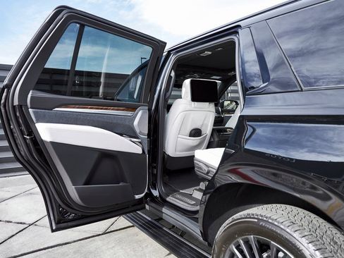 Used 2026 Cadillac Escalade Platinum Sport w/ LPO, Floor Liner Package image 29