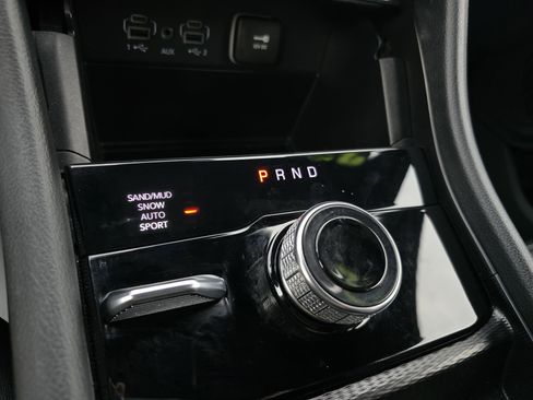 Used 2025 Jeep Grand Cherokee L Limited image 27