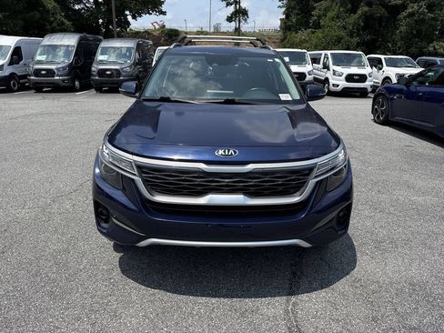 Used 2021 Kia Seltos EX AWD/4WD image 2
