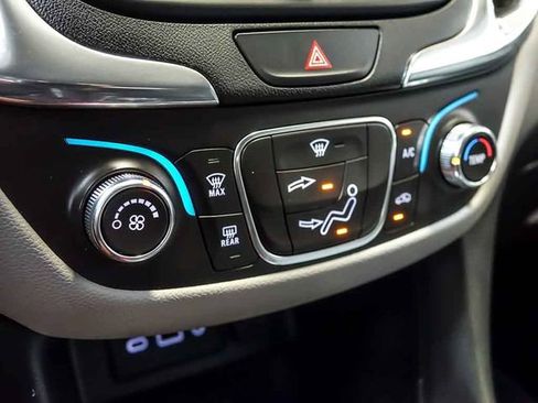 Certified 2019 Chevrolet Equinox LS w/ LS Convenience Package FWD image 23