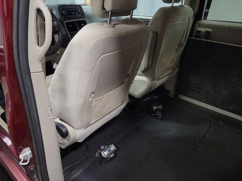 Used 2016 Dodge Grand Caravan SE w/ Quick Order Package 29E SE image 21