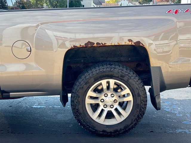 Used 2017 Chevrolet Silverado 1500 LT w/ All Star Edition AWD/4WD image 6