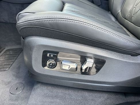 New 2026 BMW X7 M60i image 16