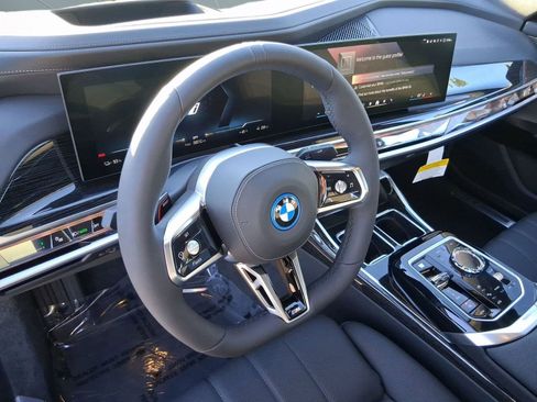 New 2026 BMW i7 xDrive60 w/ Premium Package image 4